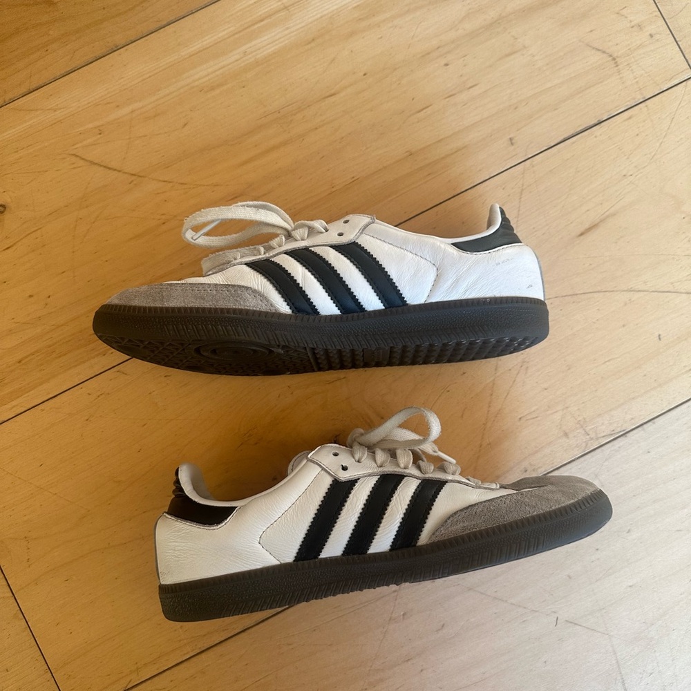 Adidas Sambas White and Black Sneaker - Picture 6 of 7